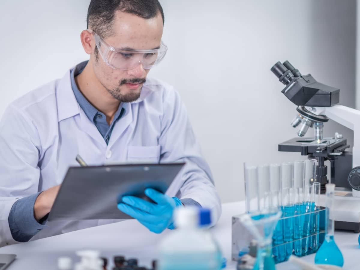 Chercheur scientifique Vitamine C Amaël MALLEMONT Pôle Santé les Pléiades